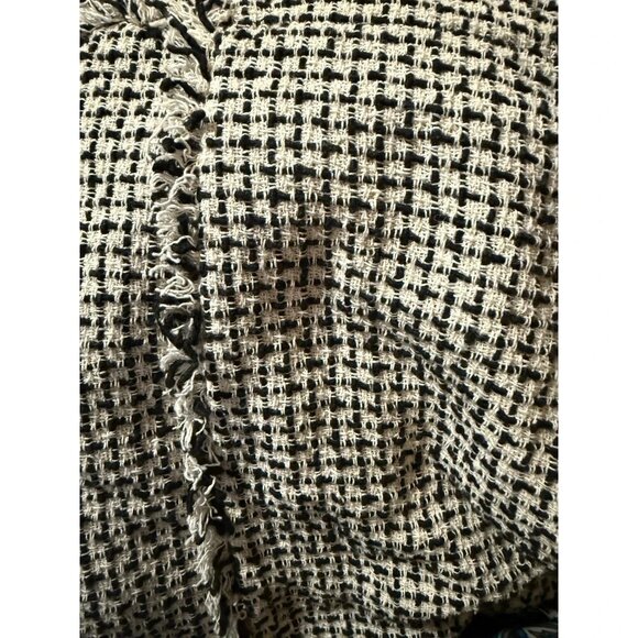 ZARA Tweed High-Waisted Fringed Houndstooth Shorts Size Small - Picture 4 of 10